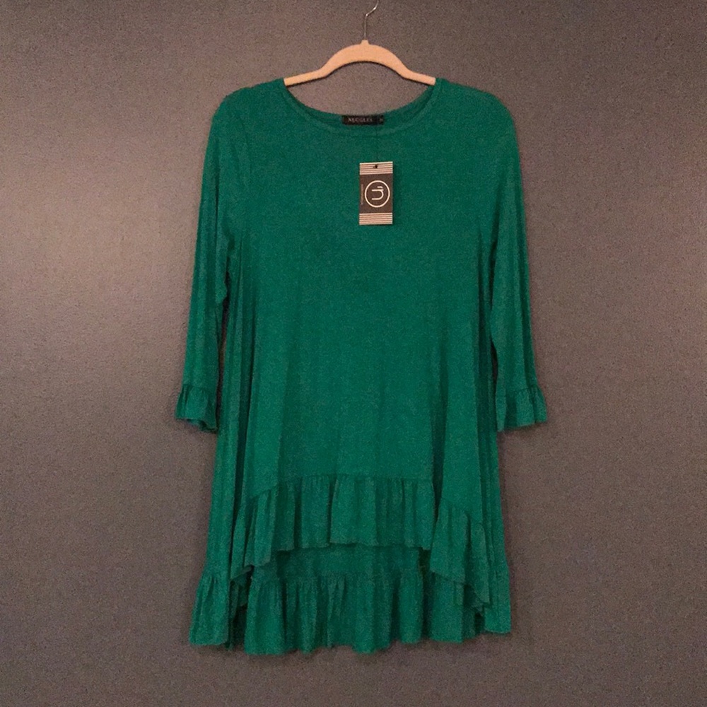 Green Nuggles top